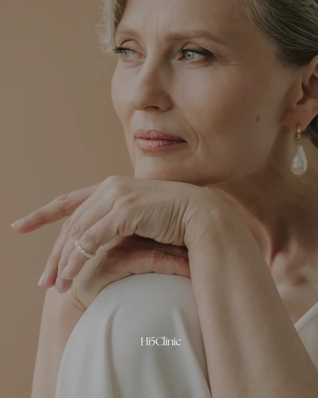 Strefa Menopauzalna - dojrzała kobieta i zdrowa skóra